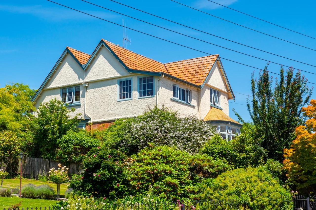 The Ocean Breeze Cbd Bed & Breakfast Timaru Exterior photo