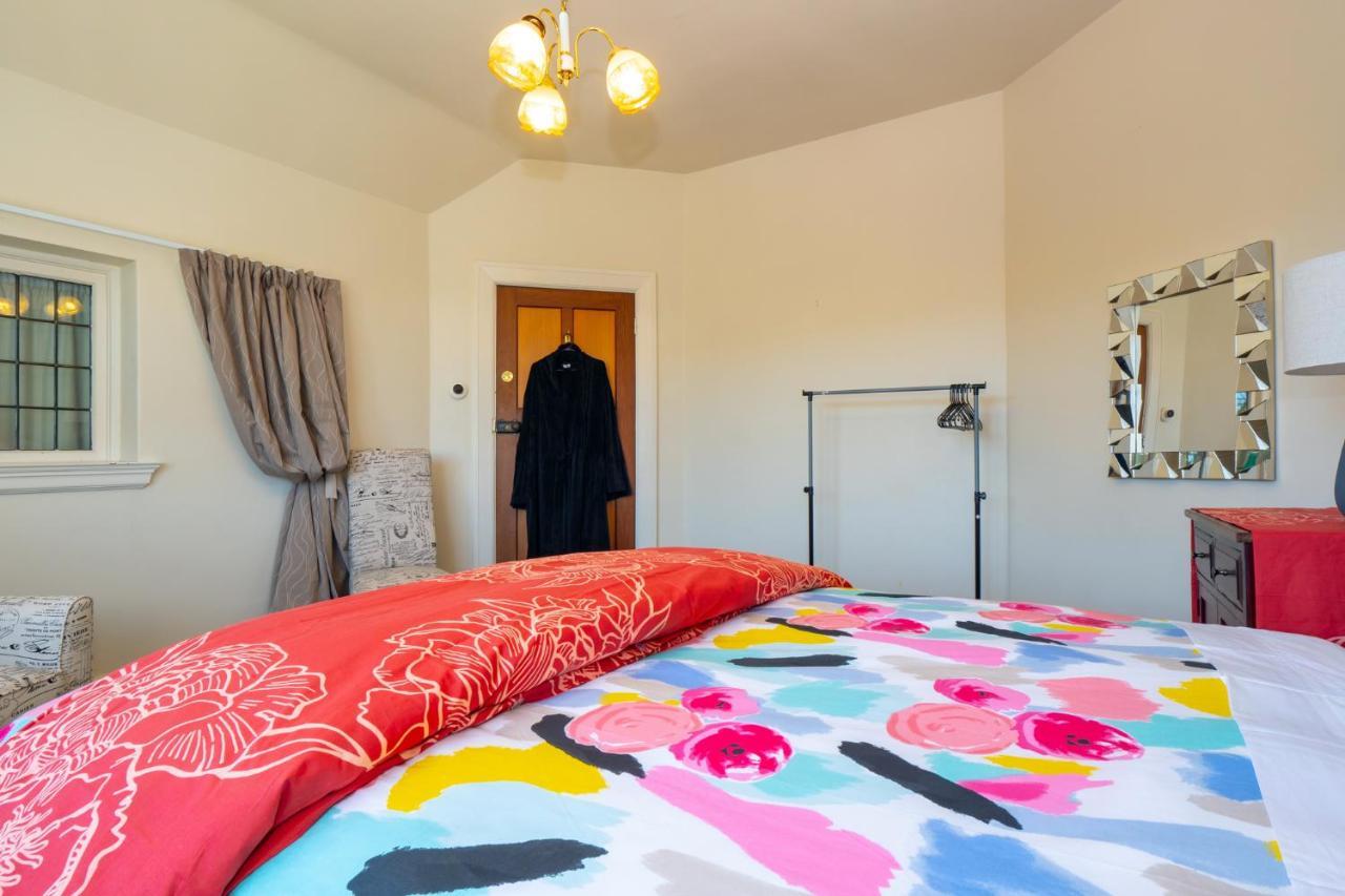 The Ocean Breeze Cbd Bed & Breakfast Timaru Exterior photo