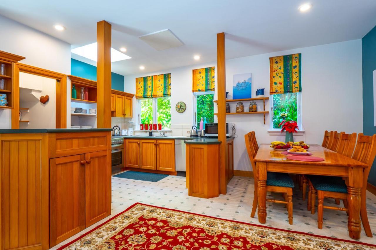 The Ocean Breeze Cbd Bed & Breakfast Timaru Exterior photo