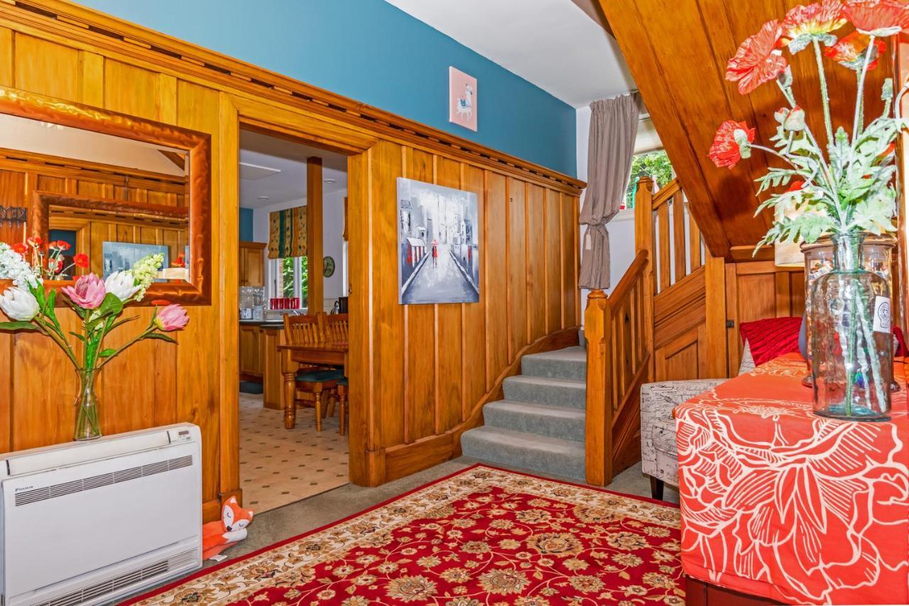 The Ocean Breeze Cbd Bed & Breakfast Timaru Exterior photo