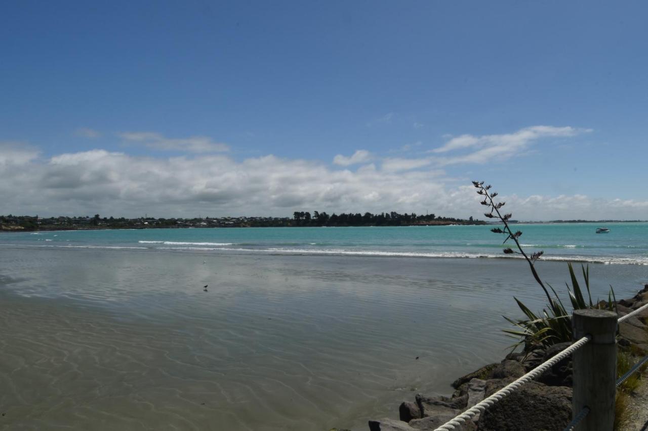 The Ocean Breeze Cbd Bed & Breakfast Timaru Exterior photo