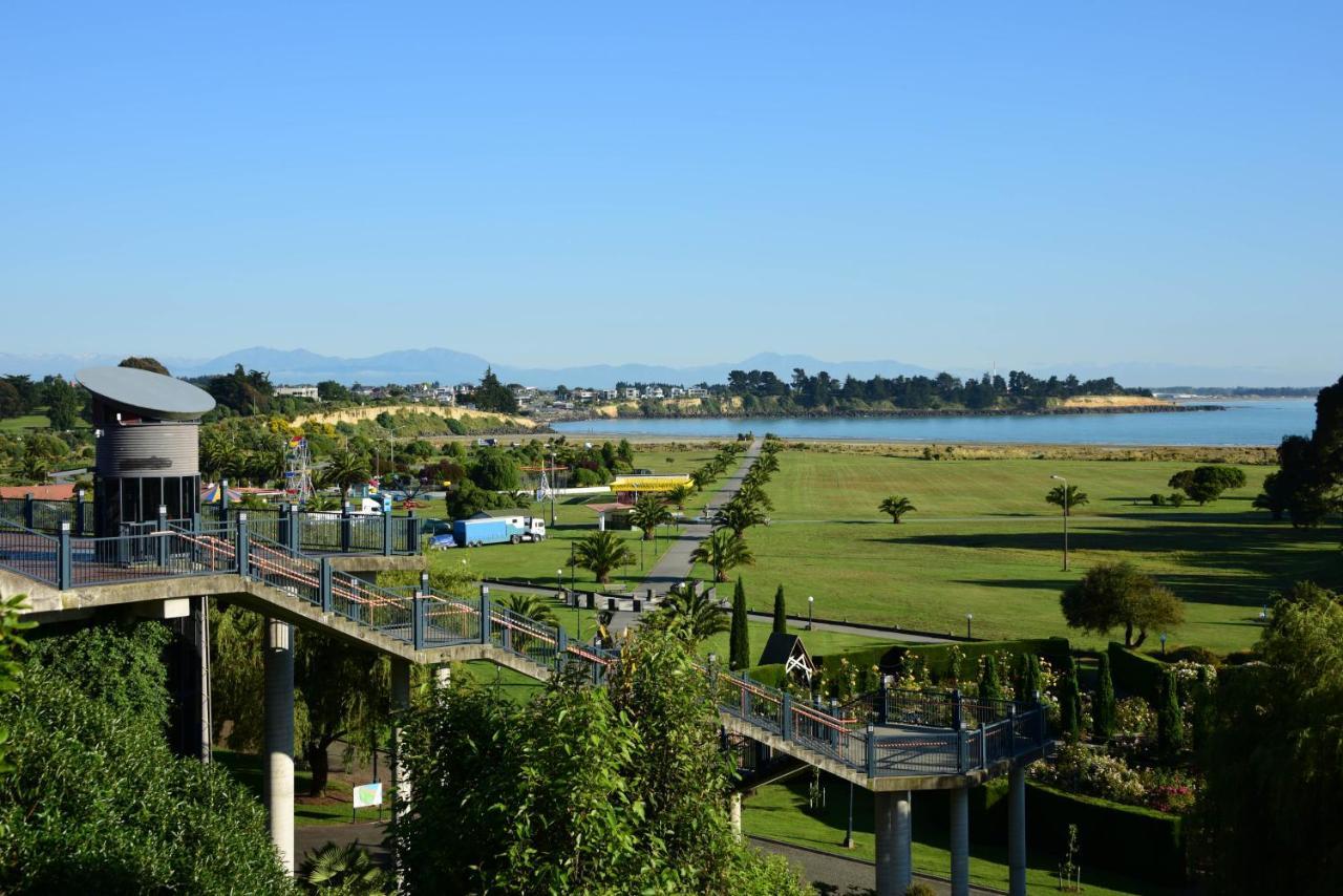 The Ocean Breeze Cbd Bed & Breakfast Timaru Exterior photo